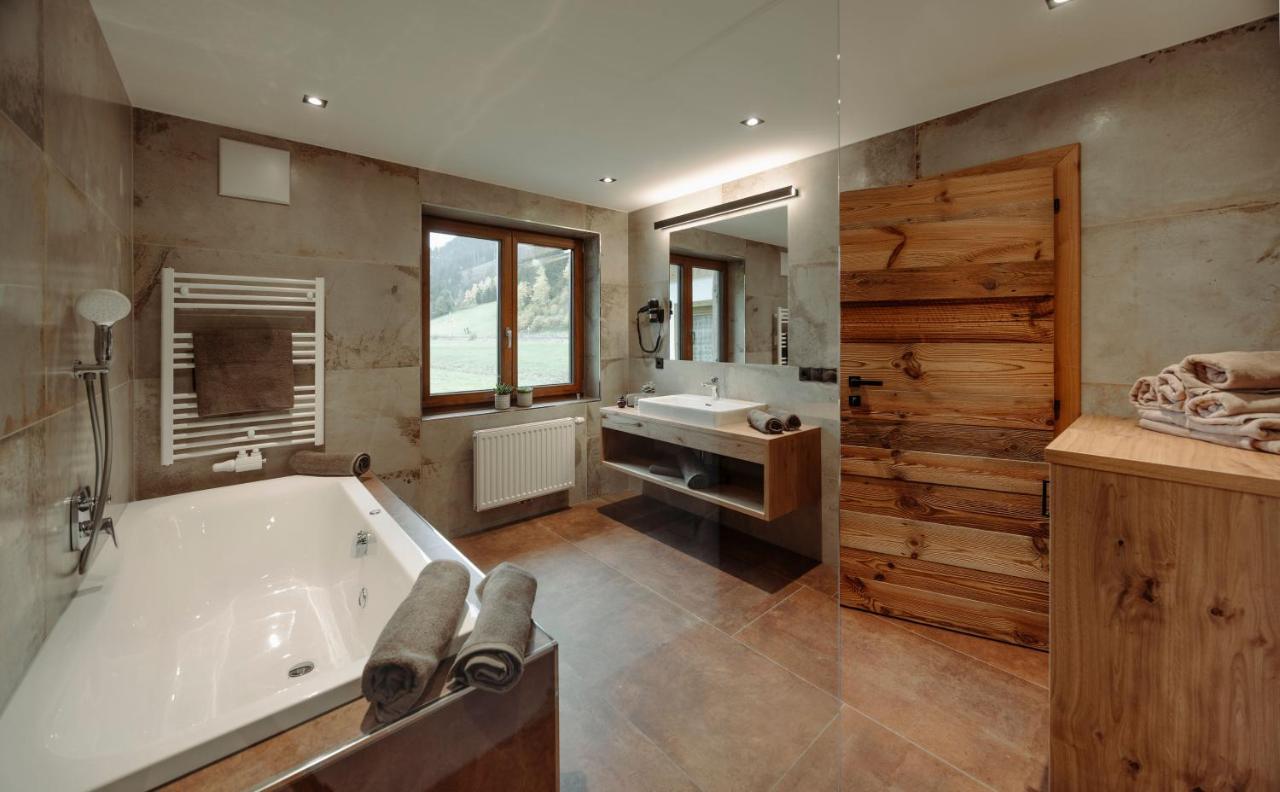 Alpin Apartement G'ret Flachau Bagian luar foto