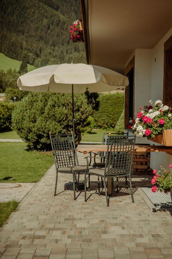 Alpin Apartement G'ret Flachau Bagian luar foto